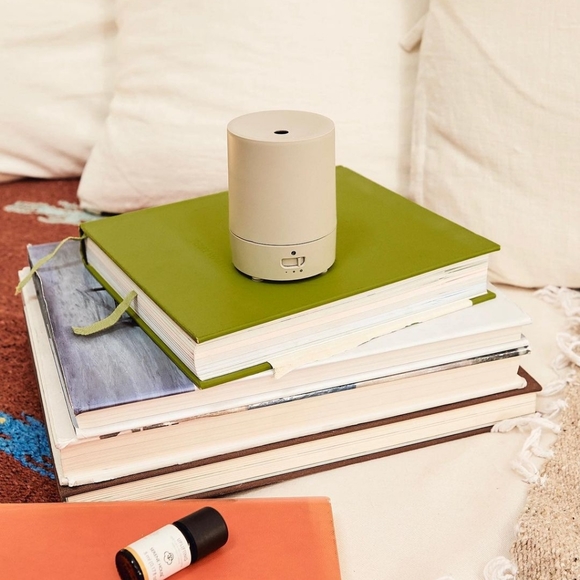 BNIB Serene House Ion Fan Diffuser + Essential Oil Bottle - Picture 3 of 12